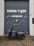 Sym Mio 50i Brom 2018 Mat-Grijs 8000 KM Windscherm Garantie, Fietsen en Brommers, Scooters | SYM, Ophalen, Zo goed als nieuw, Benzine
