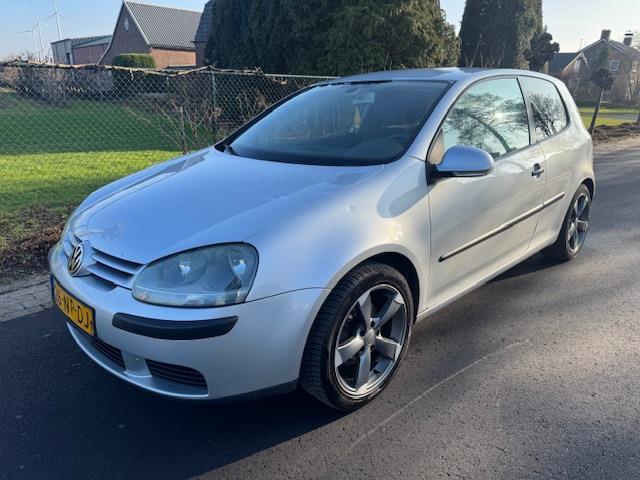 Volkswagen Golf 1.6 FSI AIRCO / APK 01-2027 / LM VELGEN, Auto's, Volkswagen, Bedrijf, Te koop, Golf, ABS, Airbags, Airconditioning