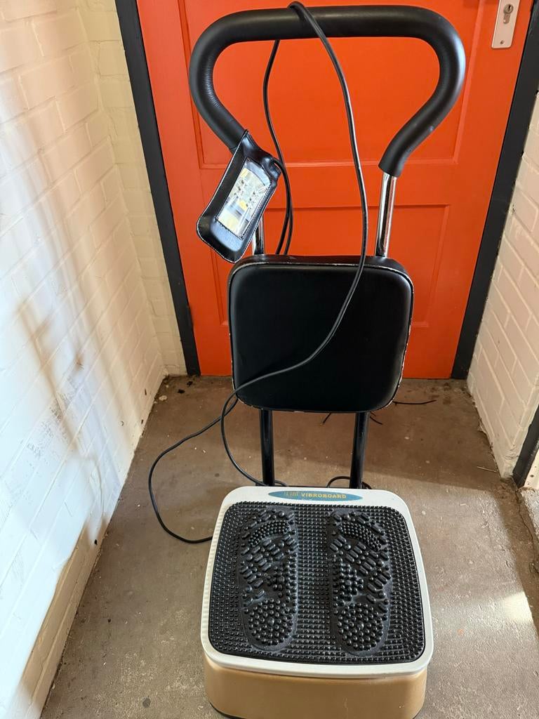 Trilplaat met handvat en zitje, Gebruikt, Trilplaat, Ophalen of Verzenden, Metaal