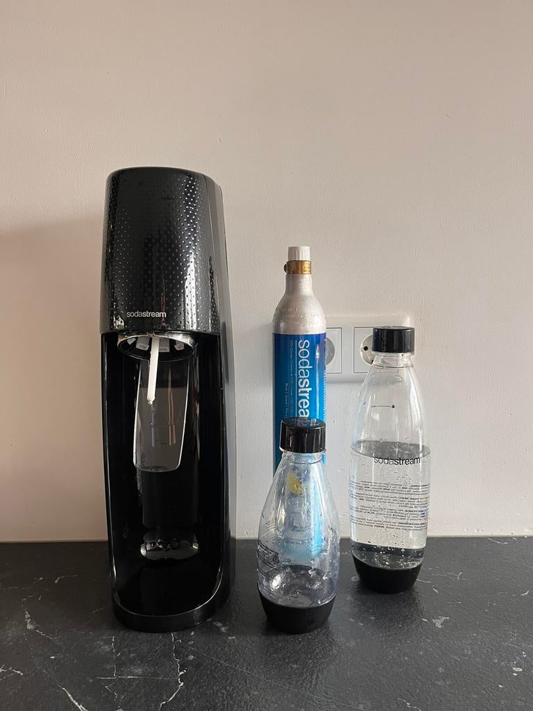 Soda stream 2x cilinder 2 x fles, Ophalen of Verzenden, Zo goed als nieuw