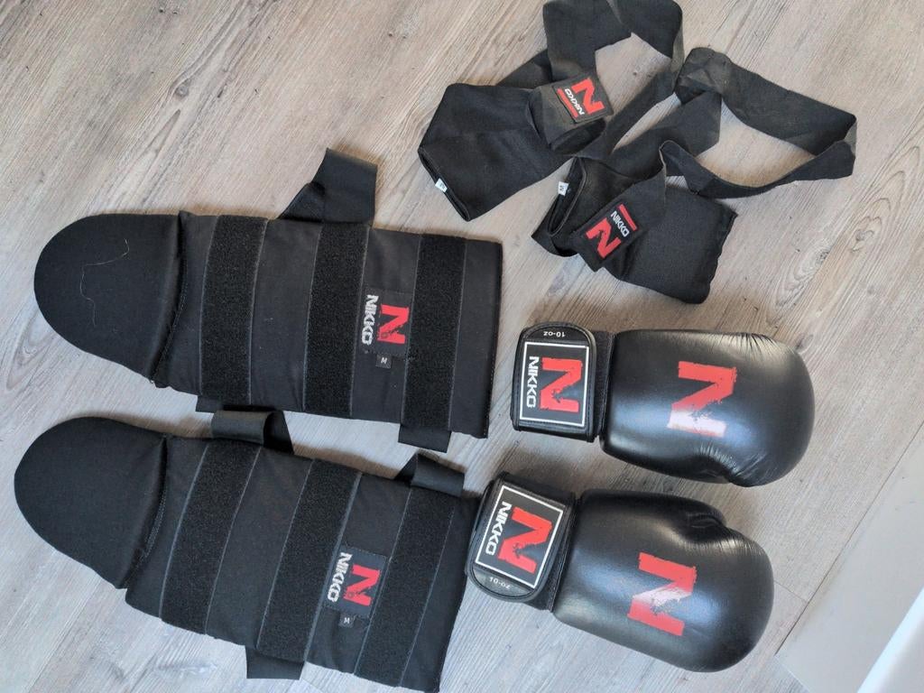 Nikko Kickbokshandschoenen en Scheenbeschermers - Z.G.A.N., Maat XS of kleiner, Ophalen of Verzenden, Zo goed als nieuw, Overige