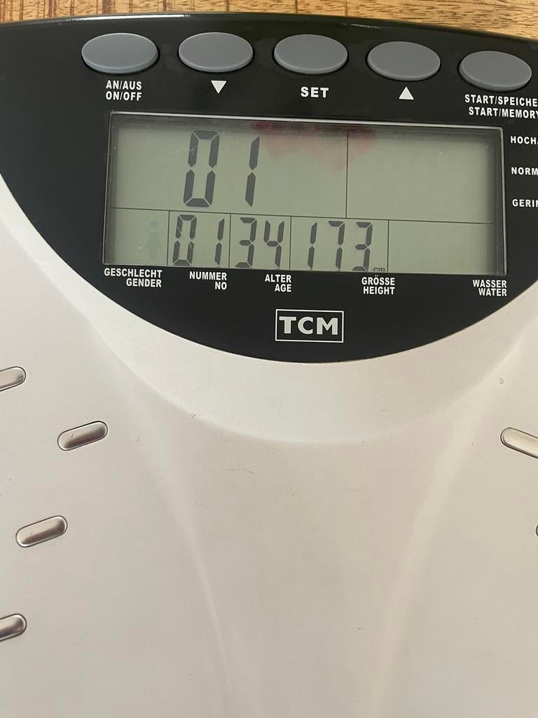 Personen weegschaal merk TCM in prima staat, Witgoed en Apparatuur, Weegschalen, 100 kg of meer, Ophalen of Verzenden, Personenweegschaal