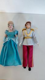 2 assepoester poppen Disney, Ophalen of Verzenden, Assepoester of Belle, Zo goed als nieuw, Beeldje of Figuurtje