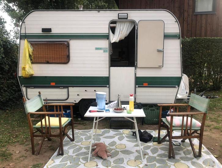 Vintage Caravan Chateau Touring Elite 1982, Caravans en Kamperen, Caravans, Particulier, tot en met 4, 500 - 750 kg, Chateau, Ophalen of Verzenden