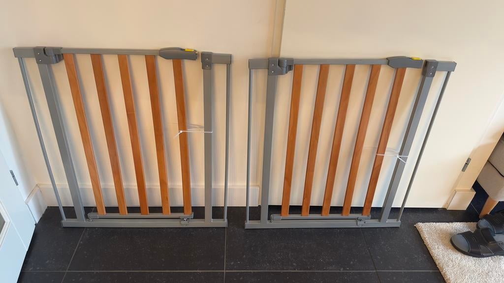 Twee identieke traphekjes - Veiligheid voor uw kind, Gebruikt, Ophalen of Verzenden, Klemhekje, Metaal of IJzer