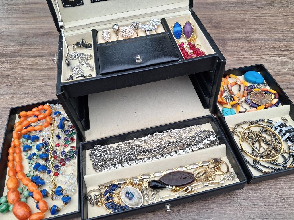 Lot vintage sieraden, Sieraden, Tassen en Uiterlijk, Antieke sieraden, Verzenden, Overige materialen, Met edelsteen