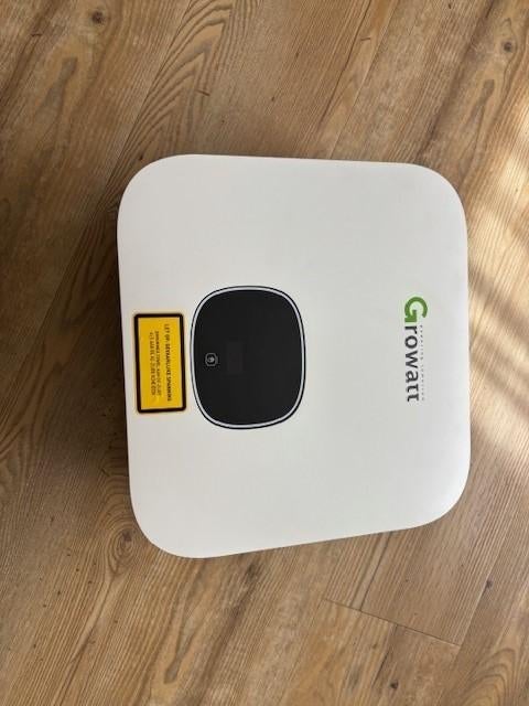 Omvormer Girowatt, Doe-het-zelf en Verbouw, Zonnepanelen en Toebehoren, Gebruikt, Overige typen, 200 wattpiek of meer, Ophalen