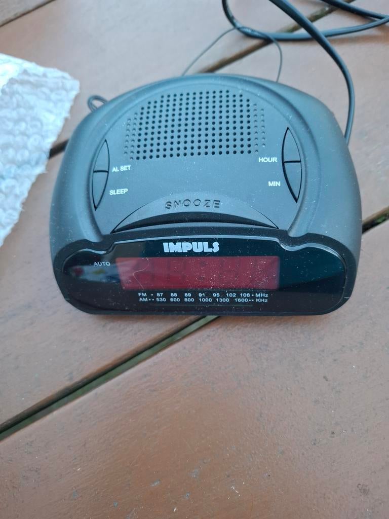 Impuls AM/FM radio wekker met snooze-functie, Witgoed en Apparatuur, Ophalen of Verzenden