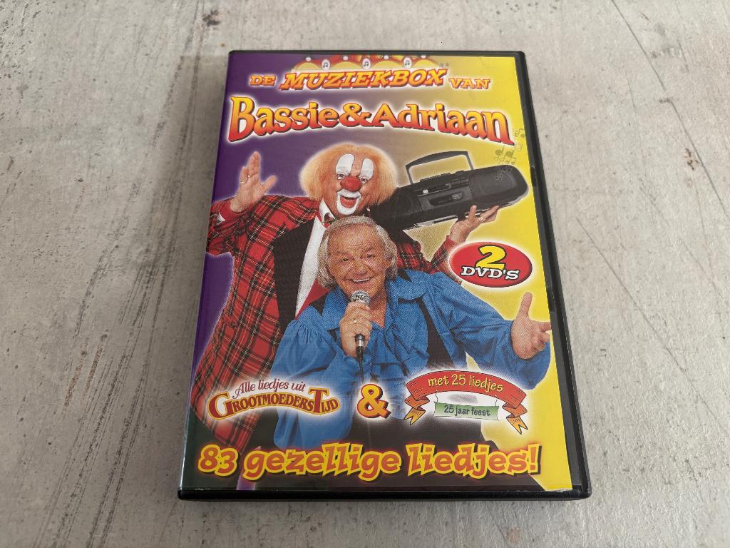 Bassie & Adriaan - Muziekbox 2DVD, Cd's en Dvd's, Dvd's | Kinderen en Jeugd, Alle leeftijden, Ophalen of Verzenden, Zo goed als nieuw