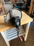 Nog meer antiek gereedschap, Ophalen