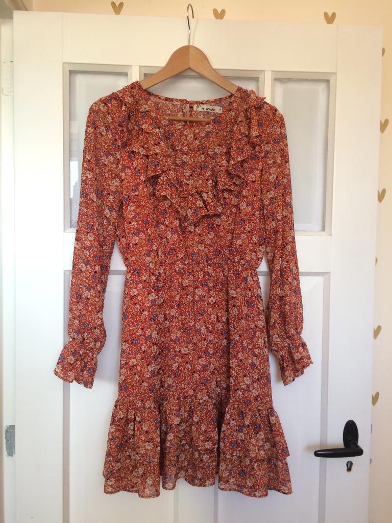 Yehwang gebloemde jurk rood - creme blauw - maat S ZGAN!, Yehwang, Ophalen of Verzenden, Zo goed als nieuw, Knielengte