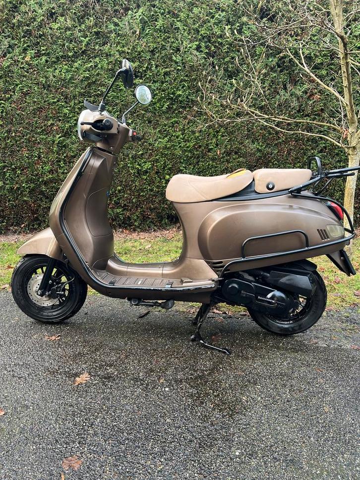 Killerbee VXL Vespa LX Retro Scooter - Volledig Vernieuwd, Fietsen en Brommers, Snorfietsen en Snorscooters, Zo goed als nieuw