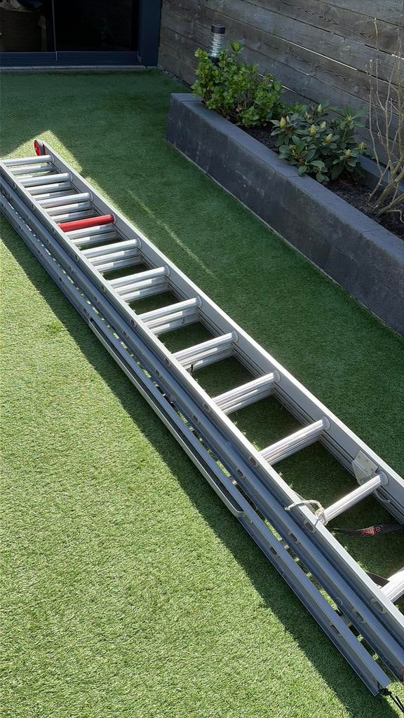 Altrex trap  uitschuifbaar 3x12, Ophalen of Verzenden, Zo goed als nieuw, Minder dan 2 meter