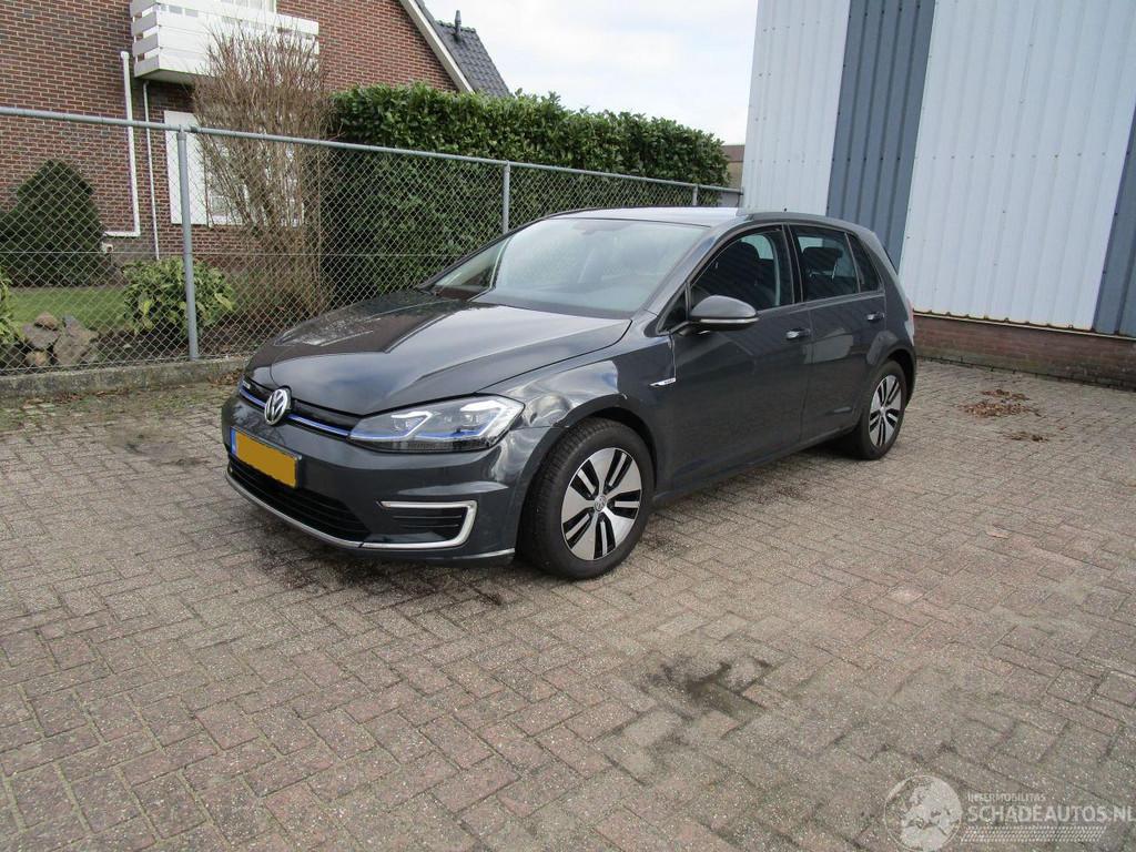 Volkswagen e-Golf Navi Camera 57.000 KM (bj 2020, automaat), Auto diversen, Schadeauto's, Automaat, Overige carrosserieën, Volkswagen