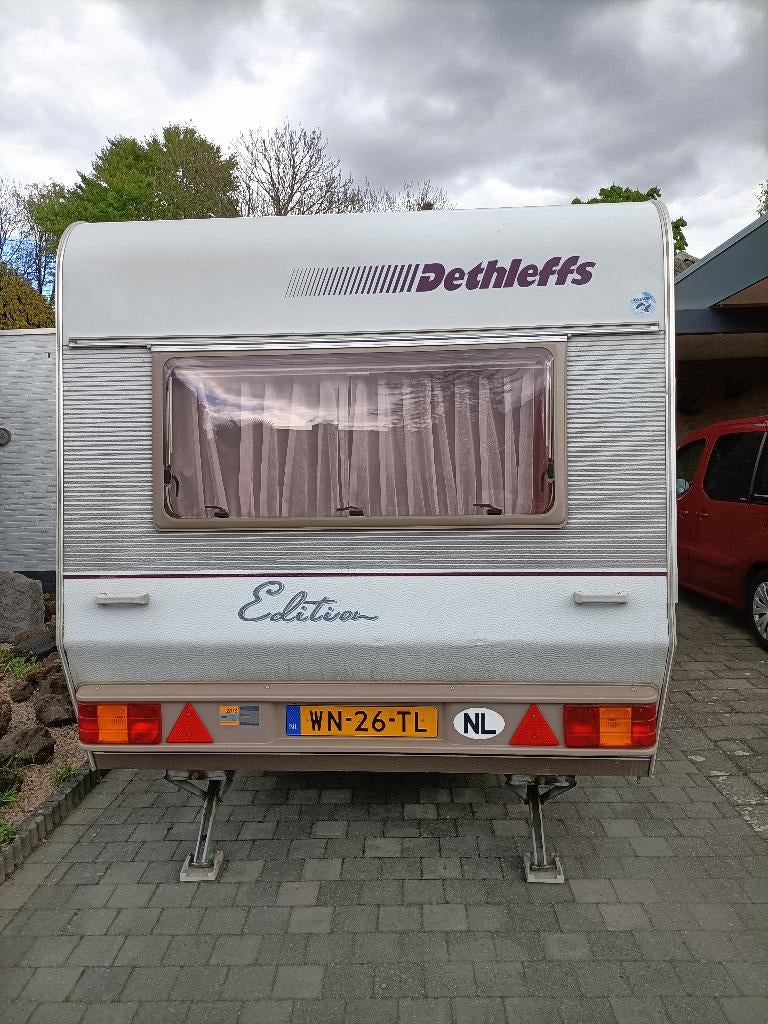 Caravan Dethleffs RD3 Edition met mover., Standaardzit, Particulier, Kachel, Tot en met 4