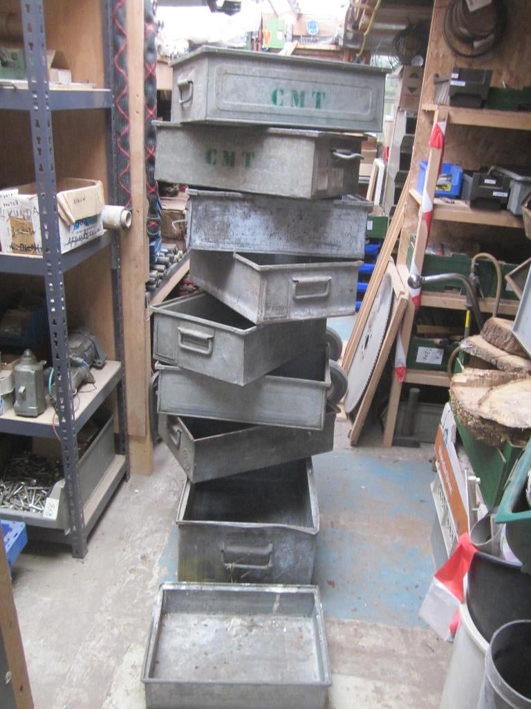 Stalen magazijn bakken, Doe-het-zelf en Verbouw, Kratten en Dozen, Ophalen, Gebruikt, 100 cm of meer, Minder dan 40 cm