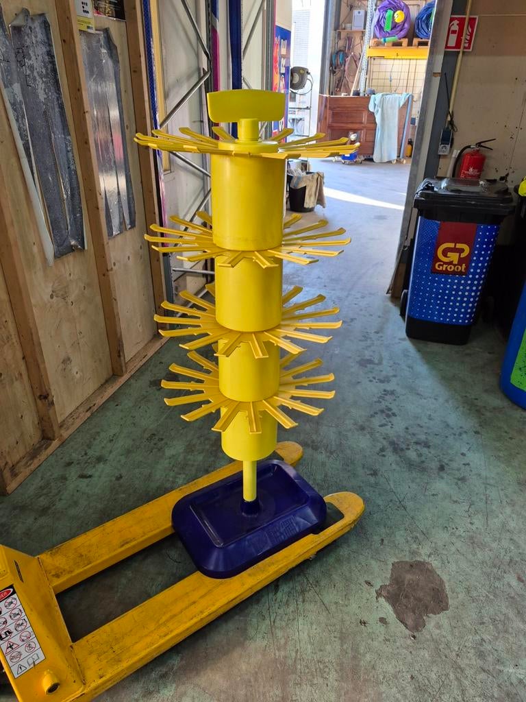 Pez standaard - Gele display voor Pez dispensers, Verzamelen, Ophalen of Verzenden, Gebruikt