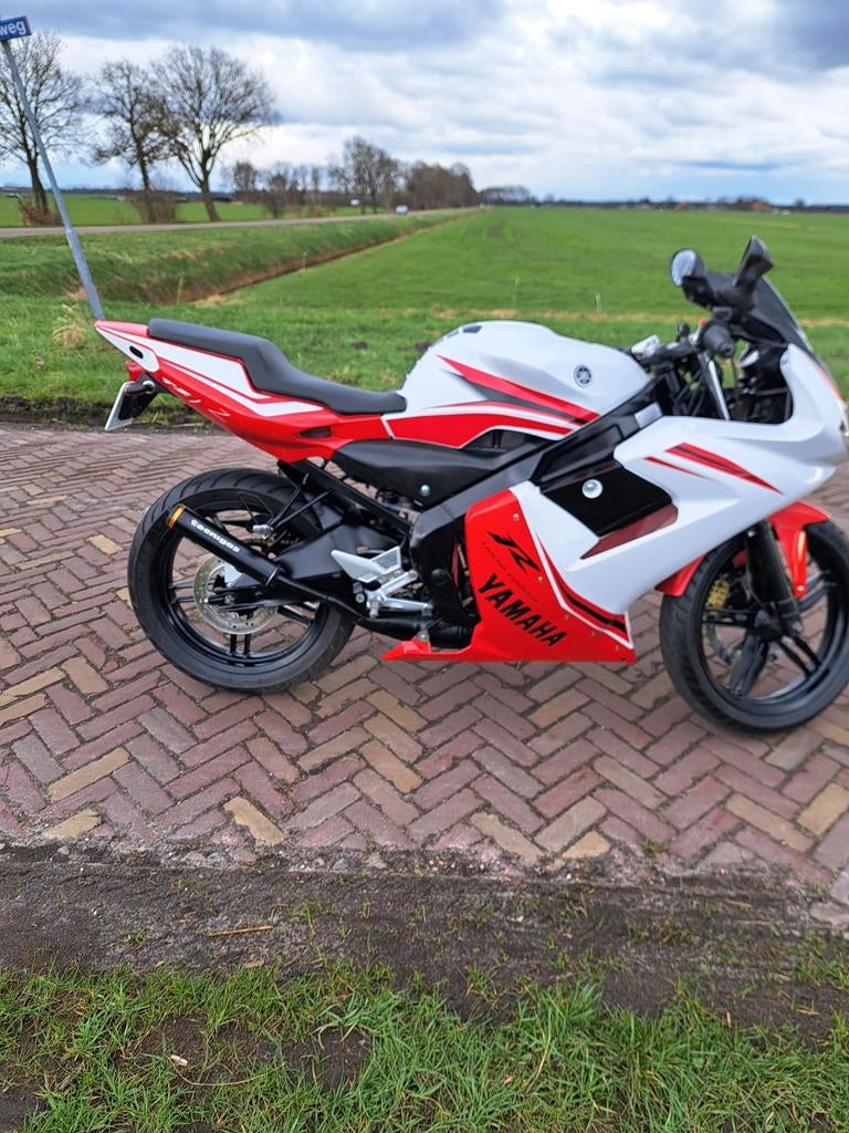 Sportieve Yamaha brommer - Rood/Wit, Ophalen, Gebruikt, Maximaal 45 km/u, Yamaha
