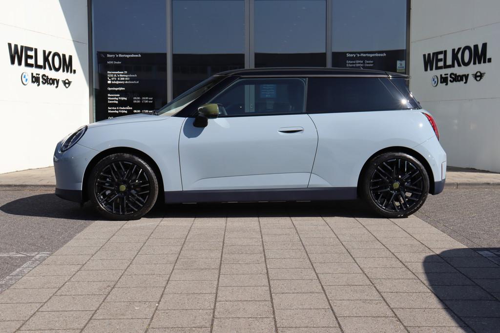 MINI Hatchback SE / Pakket XL / Panoramadak / JCW Sportstoel, Auto's, Mini, 4 stoelen, Leder en Stof, Mini Electric, Nieuw