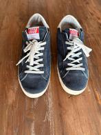 Golden Goose suede dinkerblauw unisex mt 41, Blauw, Ophalen of Verzenden, Sneakers of Gympen, Gedragen