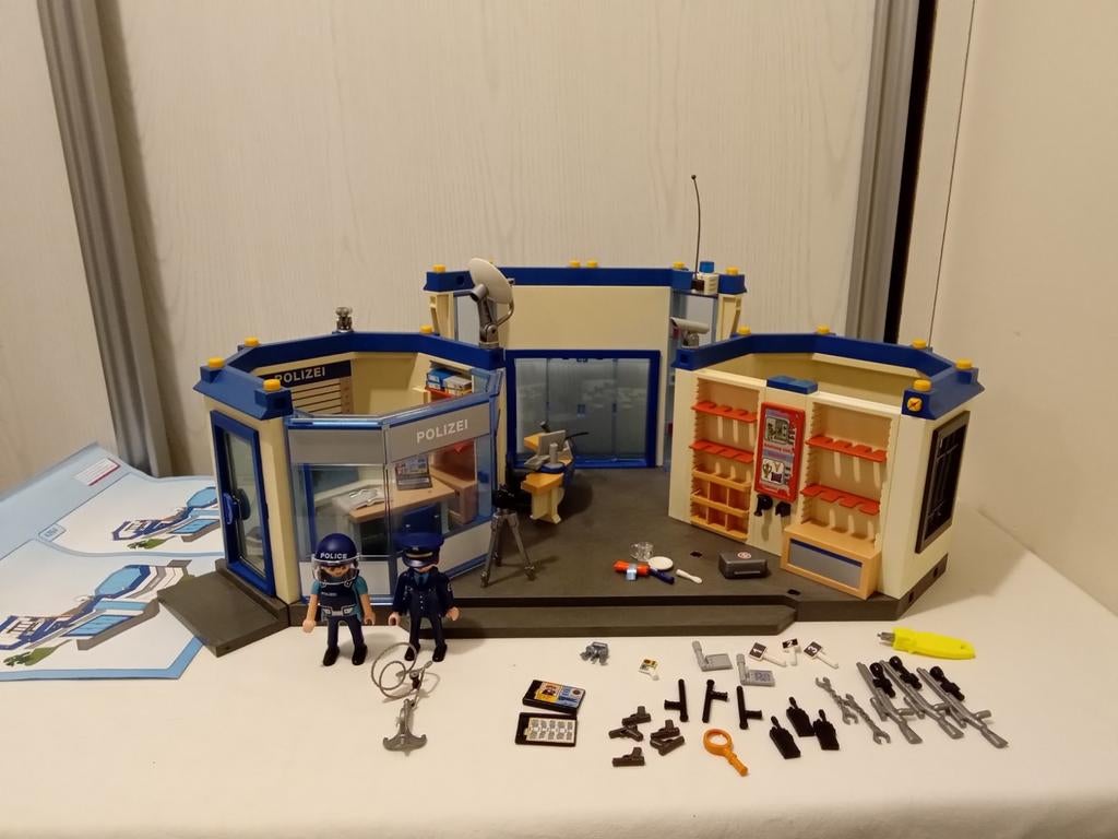 Playmobil 4263 politiebureau met boekje, Ophalen of Verzenden, Gebruikt, Complete set