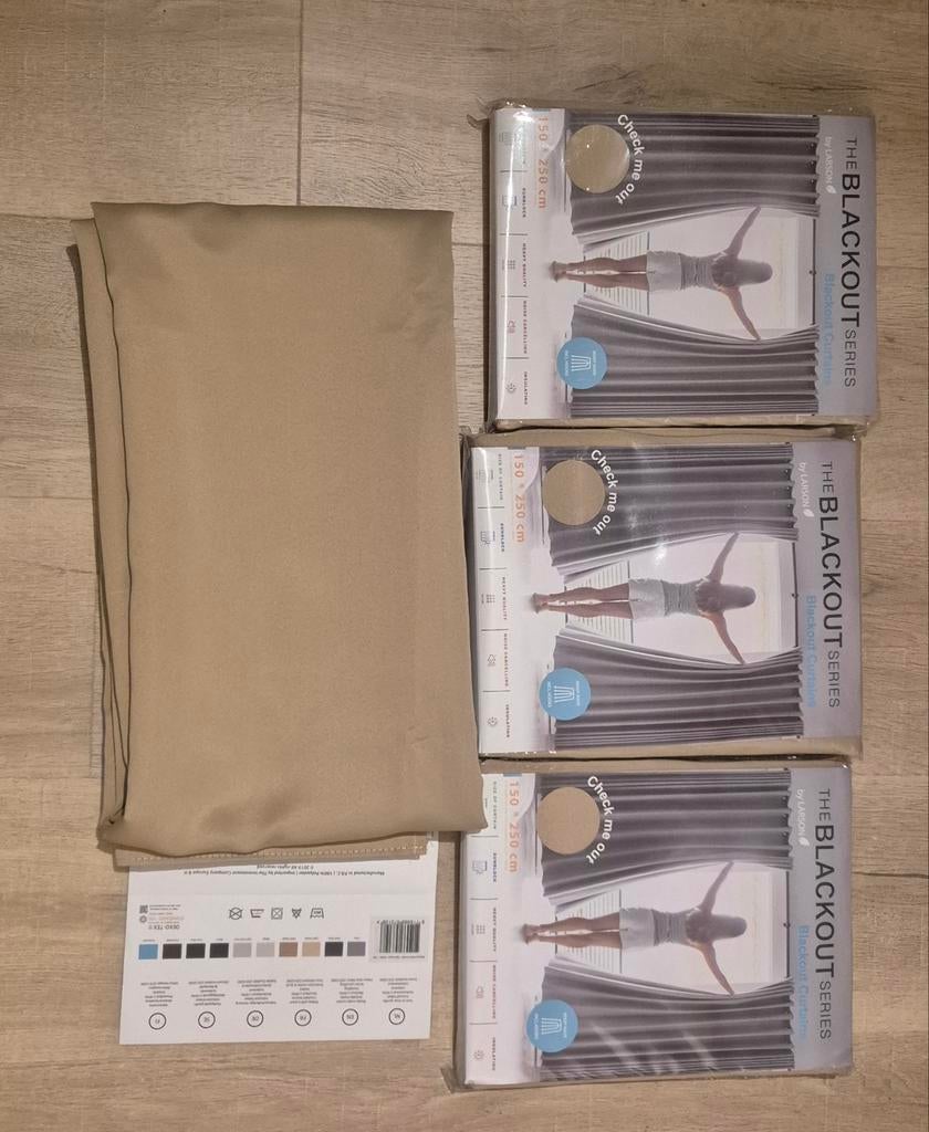 4x Verduisterende gordijnen - Licht Taupe (150x250 cm), Huis en Inrichting, Ophalen, 100 tot 150 cm, 200 cm of meer, Overige kleuren