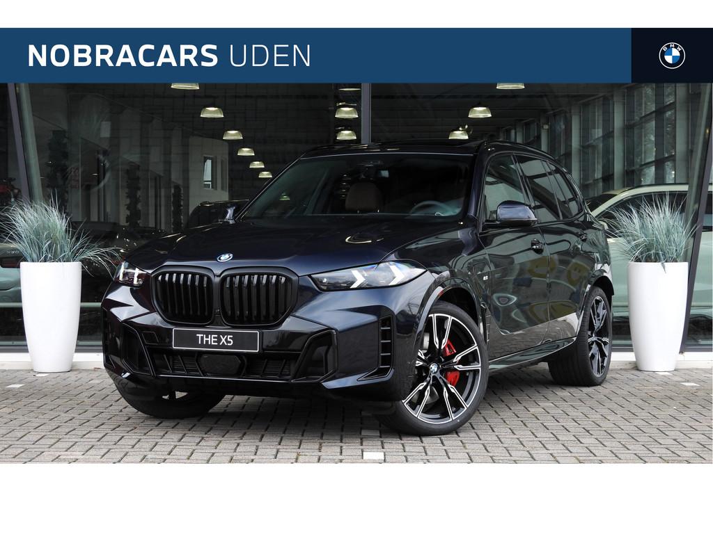 BMW X5 xDrive50e M Sport Automaat / Panoramadak / Trekhaak /, Automaat, 2395 kg, Zwart, Leder