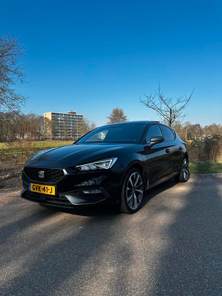 Seat Leon 1.4 TSI E-hybrid Phev 204pk Dsg-6 2021 Zwart, Auto's, Seat, Particulier, Leon, Achteruitrijcamera, Adaptieve lichten