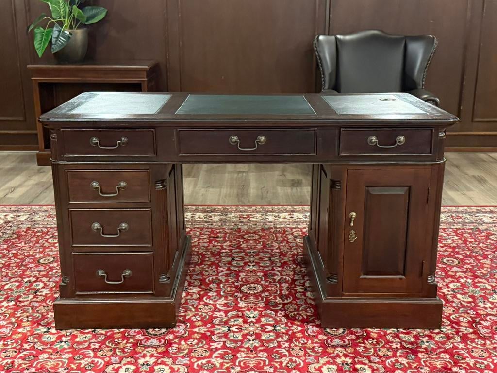 Klassiek Engels bureau #648, Overige typen, Hout, Demontabel, Bruin