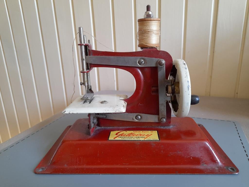 OUD KINDERNAAIMACHIENTJE, Verzamelen, Verzenden, Gebruikt