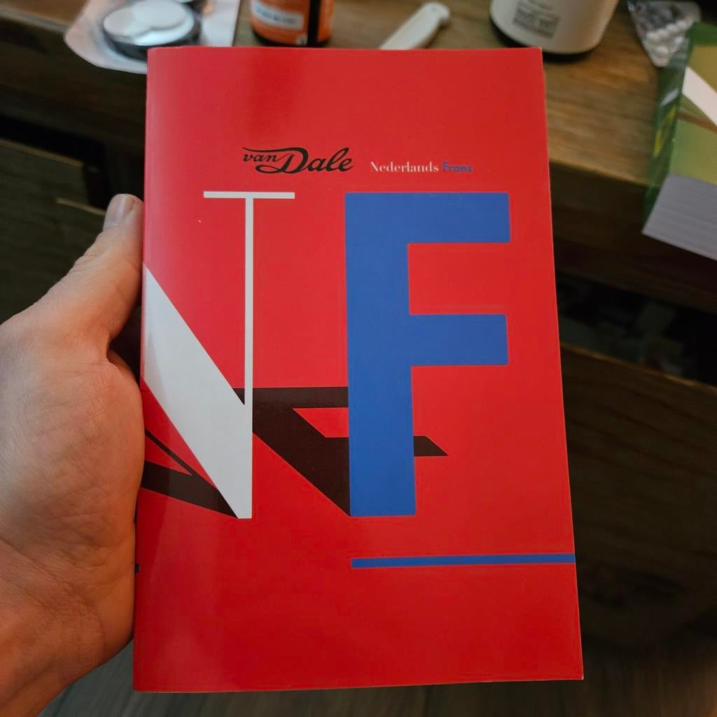 Van Dale Pocketwoordenboek Nederlands-Frans, Frans, Ophalen of Verzenden, Zo goed als nieuw, Van Dale