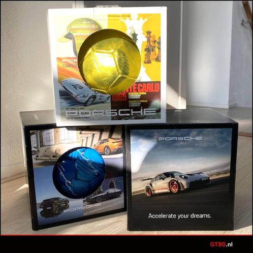 3 Porsche voetballen in geschenkverpakking, Verzamelen, Automerken, Motoren en Formule 1, Zo goed als nieuw, Auto's, Ophalen of Verzenden