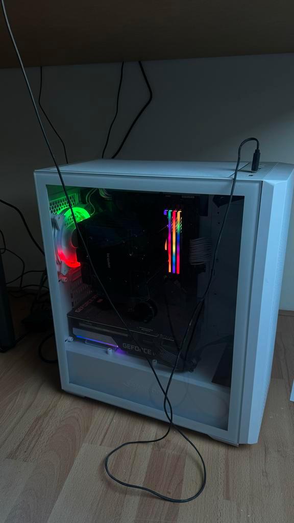 Gaming PC i7-9700K, RTX 3060 Ti + Monitoren, Computers en Software, Desktop Pc's, Zo goed als nieuw, 4 Ghz of meer, SSD, 32 GB