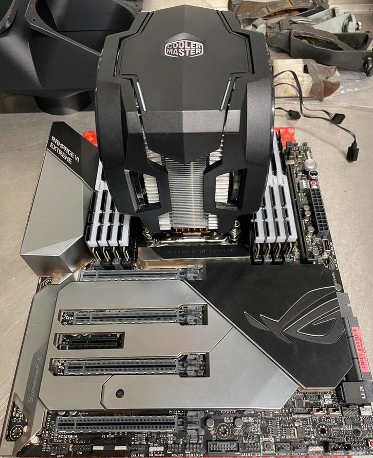 Asus Rampage VI Extreme, i9 7980XE, 64GB RAM, Cooler, Computers en Software, Moederborden, Gebruikt, DDR4, Ophalen of Verzenden