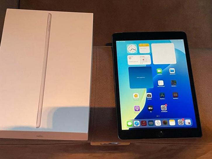 2x Apple iPad 8 32GB Wifi/5G - Met Doos! 2019/2020 ios 26, Computers en Software, Apple iPads, Zo goed als nieuw, Apple iPad, Wi-Fi en Mobiel internet