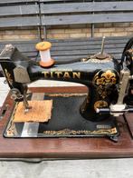 Antieke Titan naaimachine, Antiek en Kunst, Antiek | Naaimachines, Ophalen