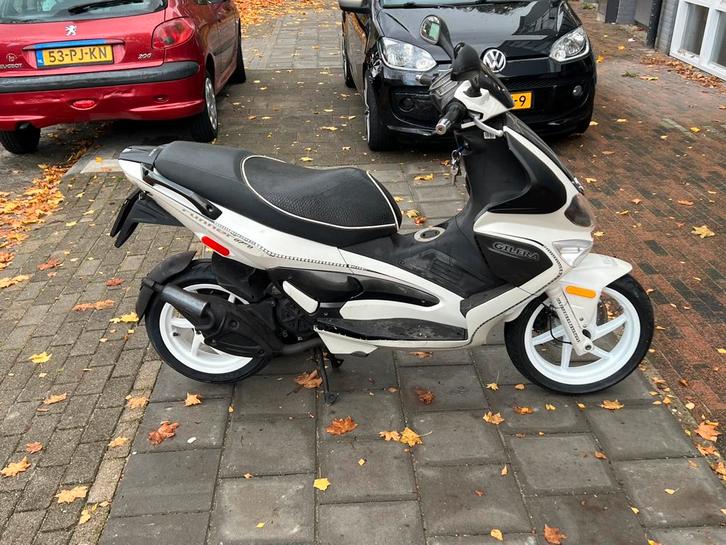 Runner blauw kenteken, Fietsen en Brommers, Scooters | Piaggio, Gebruikt, Overige modellen, Benzine, Ophalen of Verzenden