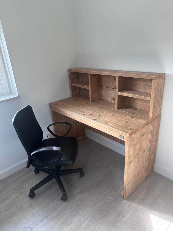 Bureau van steigerhout, Huis en Inrichting, Bureaus, Zo goed als nieuw, Ophalen