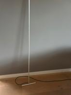 Design lamp: T-light, Huis en Inrichting, Lampen | Vloerlampen, Ophalen, Zo goed als nieuw, Metaal, 100 tot 150 cm