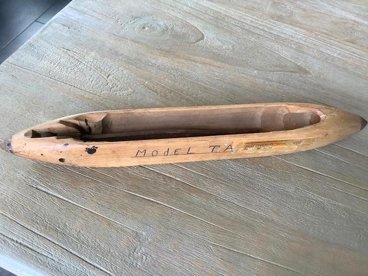 Antieke schietspoel van weefgetouw van textilfabrik Almelo, Antiek en Kunst, Curiosa en Brocante, Ophalen of Verzenden