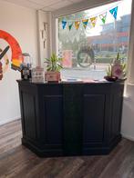 Zwarte hoek balie/toonbank met opbergvakken, Huis en Inrichting, Kasten | Dressoirs, Ophalen, Zo goed als nieuw, 50 tot 75 cm