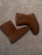 UGG Classic Short, Kleding | Dames, Schoenen, UGG, Bruin, Lage of Enkellaarzen, Ophalen of Verzenden