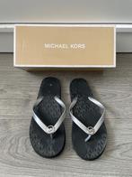 Michael kors zilveren metallic flip flop slippers maat 38, Kleding | Dames, Schoenen, Slippers, Ophalen of Verzenden, Zo goed als nieuw