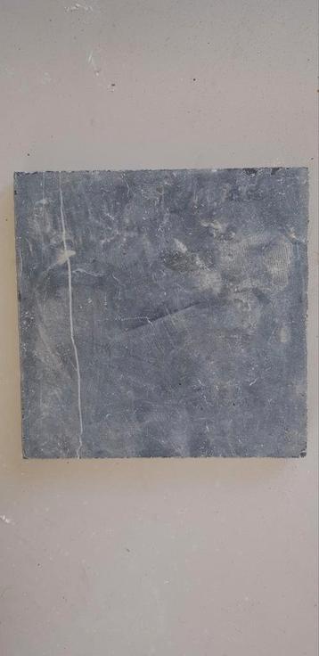 Grijs Vietnamese natuursteen wand en vloer tegels. beschikbaar voor biedingen