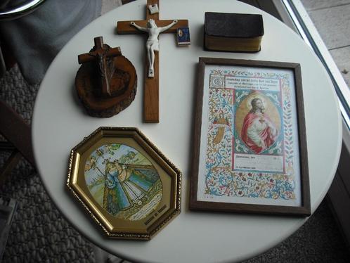 5 religieuze items:2x Kruis;LourdesBroche;Voorst. Maria,Mari, Verzamelen, Religie, Gebruikt, Christendom | Katholiek, Overige typen