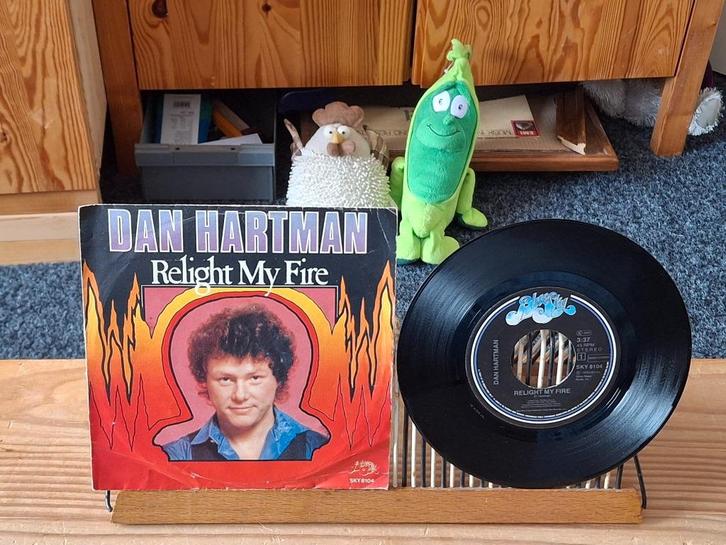 Dan hartman-Relight my fire(200) 2 euro vaste prijs, Cd's en Dvd's, Vinyl Singles, Zo goed als nieuw, Single, Pop, 7 inch, Ophalen of Verzenden