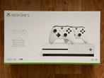 Xbox One S 1 TB - 2 controllers - 2TB SeaGate, Spelcomputers en Games, Ophalen of Verzenden, Zo goed als nieuw, Controller, Xbox Original
