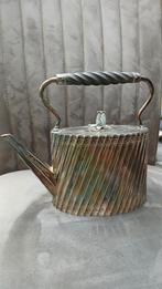 Pineapple tipping teapot, Antiek en Kunst, Antiek | Goud en Zilver, Ophalen of Verzenden