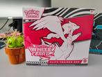 White Flare Elite Trainer Box ETB Victini Booster Bundle, Ophalen of Verzenden, Nieuw, Boosterbox, Foil