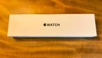 Apple Watch SE 44mm - Zilver Aluminium, Witte Band, Ophalen of Verzenden, Zo goed als nieuw, Zilver, Overige modellen